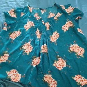 COPY - Torrid size 1 floral blouse